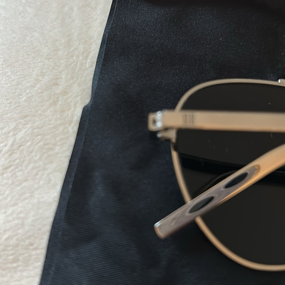 givenchy sunglasses with pouch - Picture 3 of 6